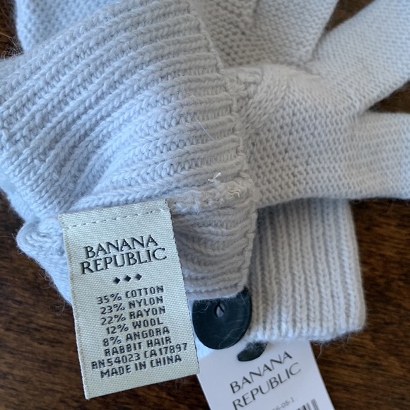BANANA REPUBLIC Factory Light Blue Scarf, Gloves and Hat Set New With Tags - Picture 12 of 13